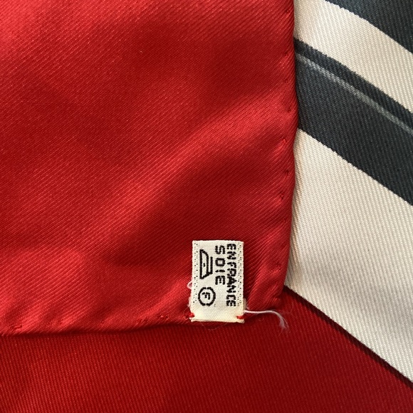 Herme’s Silk Scarf - Picture 4 of 6